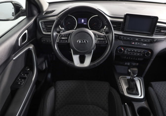 Подержанный автомобиль Kia Ceed Hatchback 2019 года (10 фото)