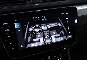 Подержанный автомобиль Skoda Superb Liftback 2024 года (21 фото)