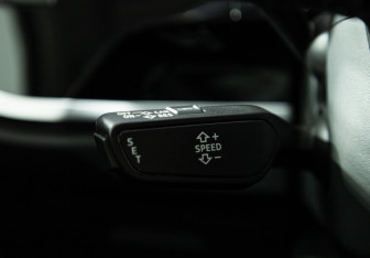 Подержанный автомобиль Audi Q3 2020 года (19 фото)