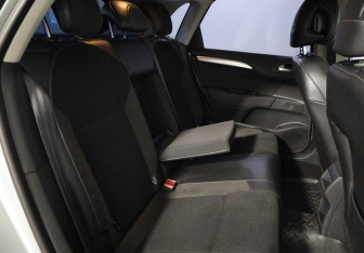 Подержанный автомобиль Citroen C4 Hatchback 2012 года (13 фото)