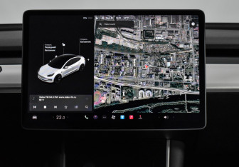 Подержанный автомобиль Tesla Model 3 2019 года (17 фото)