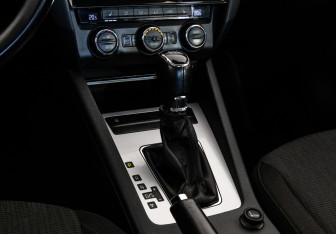 Подержанный автомобиль Skoda Octavia Liftback 2013 года (13 фото)
