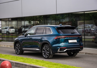 Подержанный автомобиль Geely Monjaro 2024 года (8 фото)