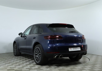 Подержанный автомобиль Porsche Macan 2015 года (8 фото)