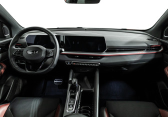 Подержанный автомобиль Geely Coolray 2023 года (13 фото)