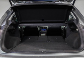 Подержанный автомобиль Volkswagen Tiguan 2021 года (37 фото)