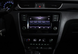 Подержанный автомобиль Skoda Rapid Liftback 2018 года (16 фото)