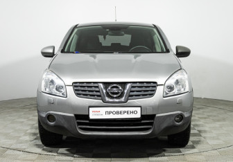 Подержанный автомобиль Nissan Qashqai 2008 года (2 фото)