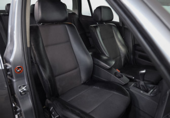 Подержанный автомобиль BMW X3 2010 года (20 фото)