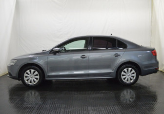 Подержанный автомобиль Volkswagen Jetta Sedan 2014 года (8 фото)
