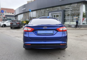 Подержанный автомобиль Ford Mondeo Sedan 2015 года (5 фото)
