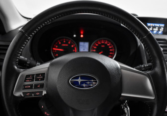 Подержанный автомобиль Subaru Forester Suv 2014 года (18 фото)