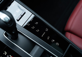 Новый Porsche Macan 2025 (14 фото)