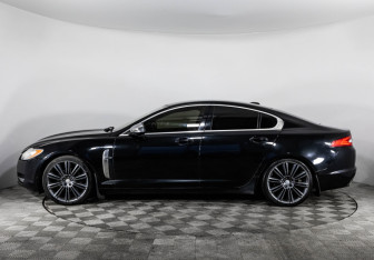Подержанный автомобиль Jaguar XF Sedan 2011 года (8 фото)