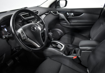 Подержанный автомобиль Nissan Qashqai 2017 года (9 фото)