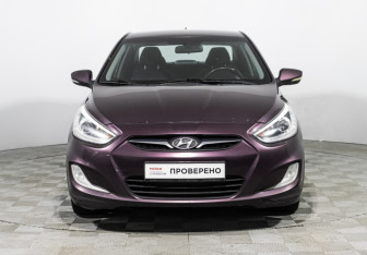 Подержанный автомобиль Hyundai Solaris Sedan 2013 года (2 фото)