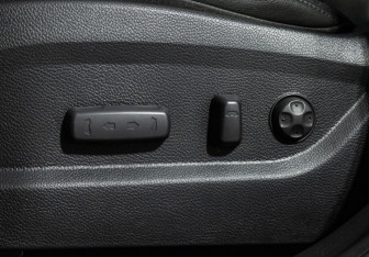 Подержанный автомобиль Hyundai Santa Fe 2016 года (15 фото)