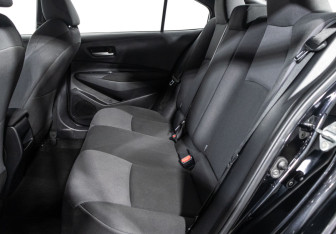 Подержанный автомобиль Toyota Corolla Sedan 2020 года (10 фото)