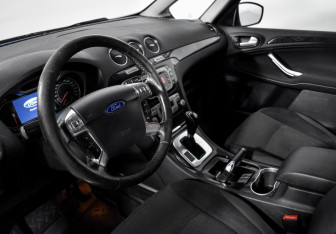 Подержанный автомобиль Ford Galaxy 2010 года (9 фото)