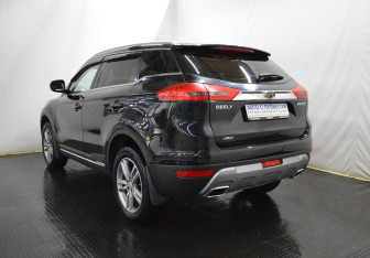 Подержанный автомобиль Geely Atlas 2018 года (7 фото)