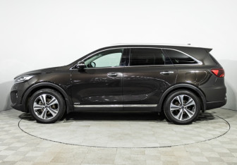 Подержанный автомобиль Kia Sorento 2020 года (8 фото)