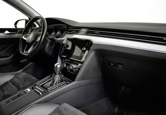 Подержанный автомобиль Volkswagen Passat Sedan 2020 года (9 фото)