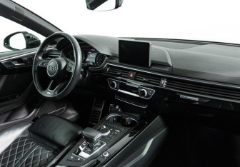Подержанный автомобиль Audi A5 Coupe 2017 года (9 фото)