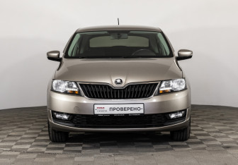 Подержанный автомобиль Skoda Rapid Liftback 2018 года (2 фото)