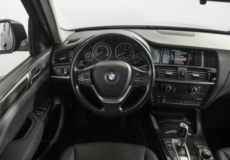 Подержанный автомобиль BMW X3 2017 года (11 фото)