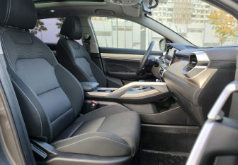 Подержанный автомобиль Geely Coolray 2023 года (18 фото)