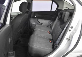 Подержанный автомобиль Renault Logan Sedan 2014 года (11 фото)