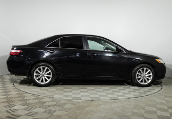 Подержанный автомобиль Toyota Camry Sedan 2008 года (4 фото)