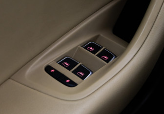 Подержанный автомобиль Audi A6 Sedan 2013 года (16 фото)
