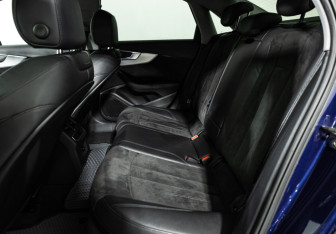 Подержанный автомобиль Audi A4 Sedan 2015 года (10 фото)