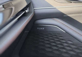 Подержанный автомобиль Changan UNI-K 2023 года (19 фото)