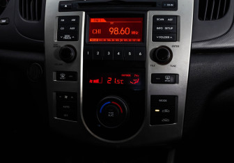 Подержанный автомобиль Kia Cerato Sedan 2009 года (12 фото)