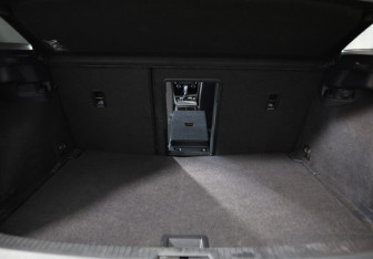 Подержанный автомобиль Volkswagen Golf Hatchback 2017 года (26 фото)