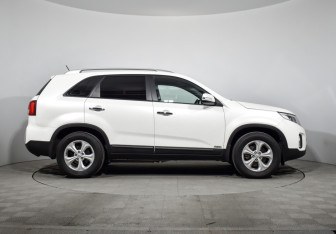 Подержанный автомобиль Kia Sorento 2018 года (3 фото)