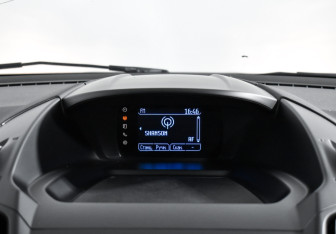 Подержанный автомобиль Ford Kuga 2013 года (17 фото)