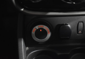 Подержанный автомобиль Renault Duster 2014 года (16 фото)