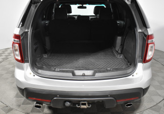 Подержанный автомобиль Ford Explorer 2015 года (23 фото)