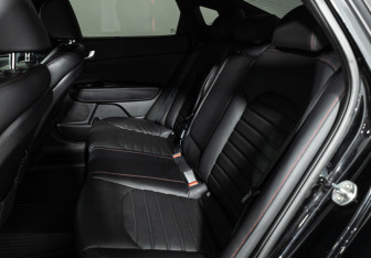 Подержанный автомобиль Kia Optima Sedan 2019 года (10 фото)