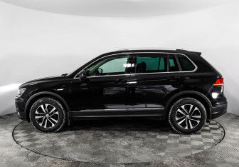 Подержанный автомобиль Volkswagen Tiguan 2019 года (9 фото)