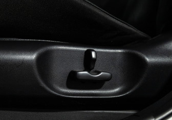 Подержанный автомобиль Mazda CX-7 2009 года (18 фото)