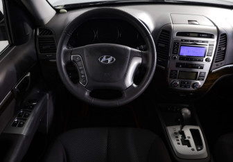 Подержанный автомобиль Hyundai Santa Fe 2011 года (11 фото)