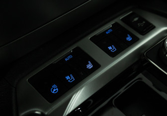 Подержанный автомобиль Toyota Land Cruiser Suv 2018 года (20 фото)