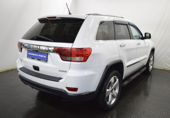 Подержанный автомобиль Jeep Grand Cherokee 2012 года (5 фото)