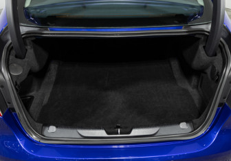 Подержанный автомобиль Jaguar XE 2016 года (22 фото)