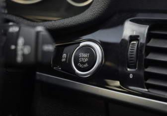 Подержанный автомобиль BMW X3 2015 года (17 фото)