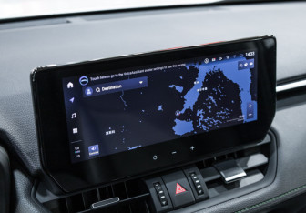 Подержанный автомобиль Toyota RAV4 2023 года (25 фото)